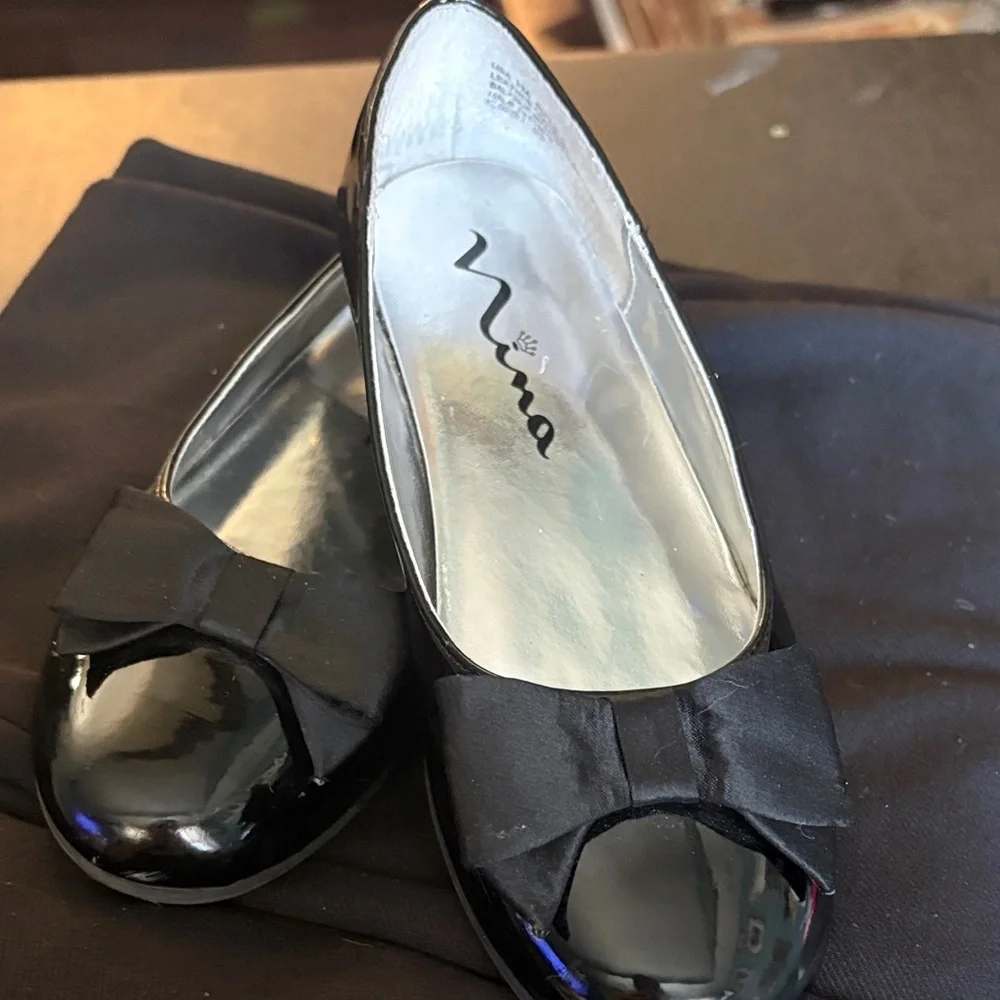 Nina Kids Glossy Black Dress Shoes with Bow